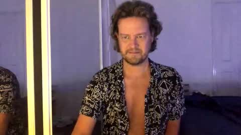 gcsurfer81 online show from 04/03/26, 06:33