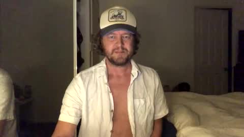 Snapshot of gcsurfer81 chatting on 05/27/26, 08:00 gcsurfer81 online show from 05/27/26, 08:00