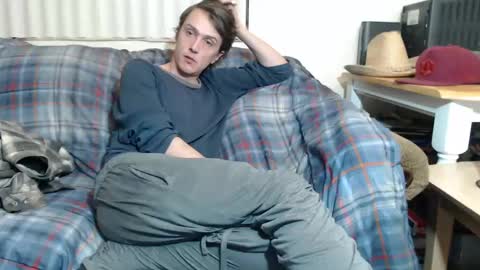 Snapshot of gdanch chatting on 01/10/25, 01:21 G online show from 01/10/25, 01:21