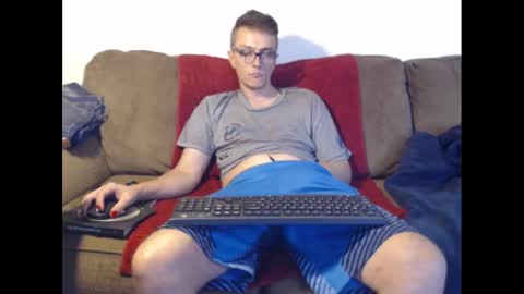 Snapshot of gdanch chatting on 10/09/25, 03:32 G online show from 10/09/25, 03:32