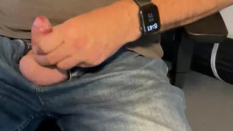 Snapshot of geelongguy chatting on 03/15/26, 06:41 Chris online show from 03/15/26, 06:41