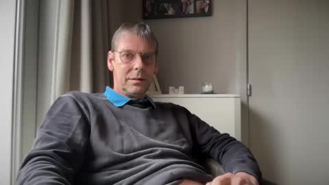 Snapshot of geertjem chatting on 10/17/25, 09:12 geertjem online show from 10/17/25, 09:12