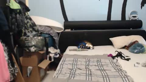 Snapshot of geilecat84 chatting on 03/04/26, 11:27 geilecat84 online show from 03/04/26, 11:27