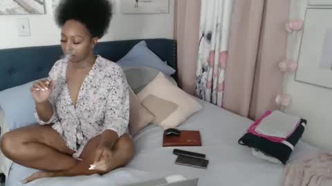 Snapshot of geishapaige chatting on 10/06/25, 10:12 The Empress online show from 10/06/25, 10:12