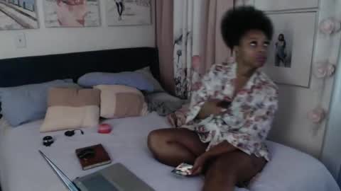 Snapshot of geishapaige chatting on 10/20/25, 10:16 The Empress online show from 10/20/25, 10:16