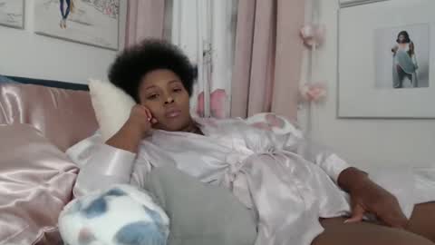 Snapshot of geishapaige chatting on 10/28/25, 12:30 The Empress online show from 10/28/25, 12:30