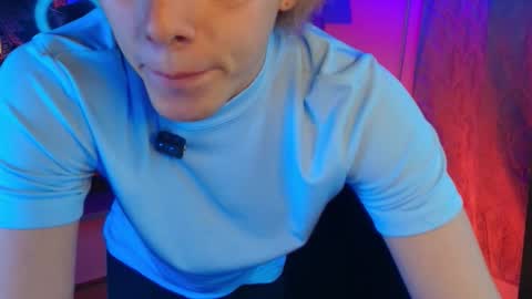 Snapshot of gemdominus chatting on 10/14/25, 12:22 Gem Dominus online show from 10/14/25, 12:22