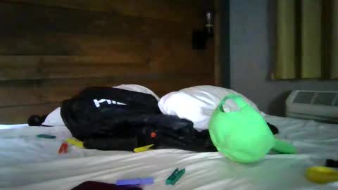 Lenzy LaCanada online show from 01/23/25, 01:02