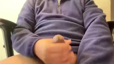 Snapshot of genesemens77 chatting on 10/14/25, 03:24 genesemens77 online show from 10/14/25, 03:24