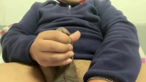 Snapshot of genesemens77 chatting on 12/17/25, 02:23 genesemens77 online show from 12/17/25, 02:23