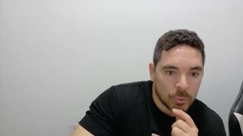 Snapshot of genesis_wb chatting on 11/05/25, 10:32 genesis_wb online show from 11/05/25, 10:32