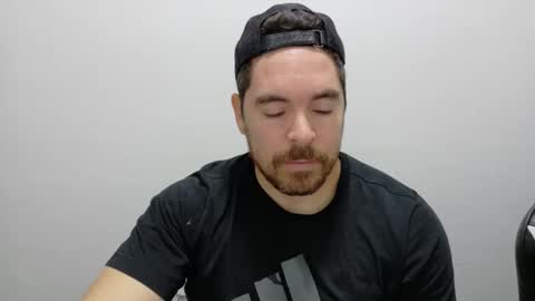 Snapshot of genesis_wb chatting on 11/18/25, 03:23 genesis_wb online show from 11/18/25, 03:23