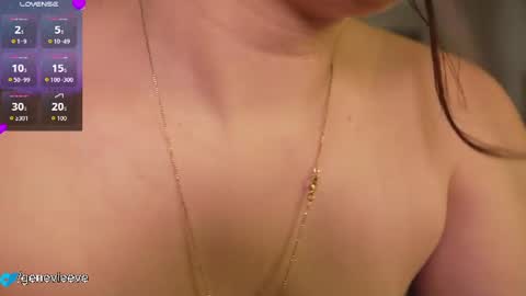 Snapshot of genevieeve chatting on 06/29/26, 03:23 Genn online show from 06/29/26, 03:23