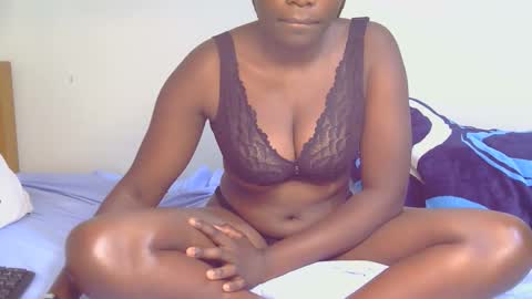 Luciana online show from 10/31/25, 06:47