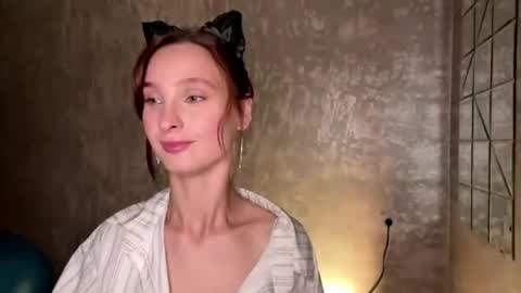 Snapshot of genieflug chatting on 05/10/26, 03:39 Riana online show from 05/10/26, 03:39