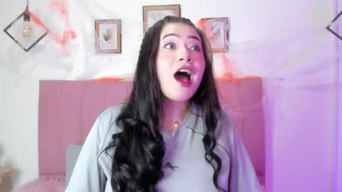 Sofia online show from 10/28/25, 03:10