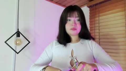 Sofia online show from 12/17/25, 03:34