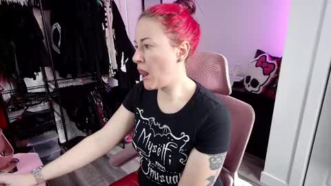 Genny Rock   and  online show from 01/06/26, 03:49