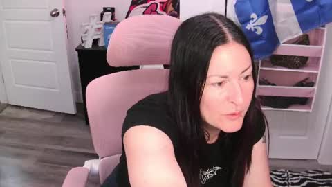 Snapshot of gennyrock chatting on 07/10/26, 03:03 Genny Rock and online show from 07/10/26, 03:03