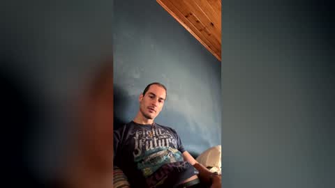 Snapshot of genraro69 chatting on 04/09/26, 12:43 Genaro online show from 04/09/26, 12:43