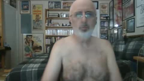 Snapshot of gentcallr chatting on 05/15/26, 08:27 Steve online show from 05/15/26, 08:27