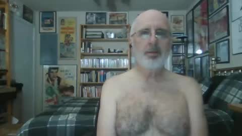 Snapshot of gentcallr chatting on 05/22/26, 08:47 Steve online show from 05/22/26, 08:47