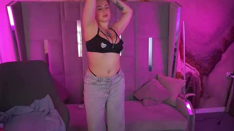 gentleadellee online show from 11/10/25, 01:43