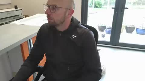 genuinecouple69 online show from 04/22/26, 08:17