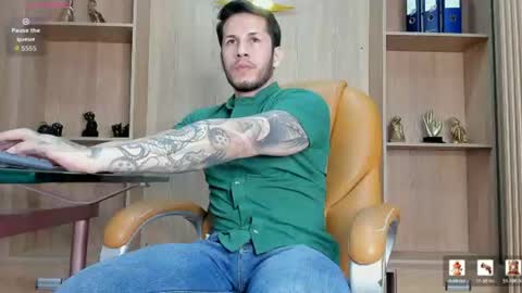 Snapshot of george_diesell_ chatting on 06/10/26, 05:07 George online show from 06/10/26, 05:07