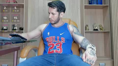 Snapshot of george_diesell_ chatting on 06/11/26, 05:05 George online show from 06/11/26, 05:05