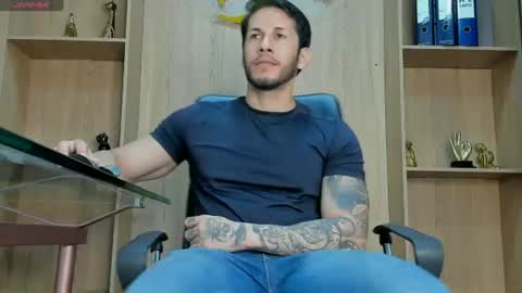 Snapshot of george_diesell_ chatting on 07/05/26, 05:14 George online show from 07/05/26, 05:14