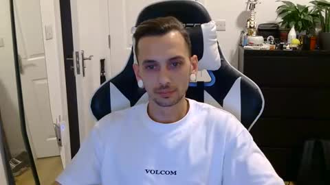 Snapshot of georgek0011 chatting on 10/03/25, 02:52 georgek0011 online show from 10/03/25, 02:52