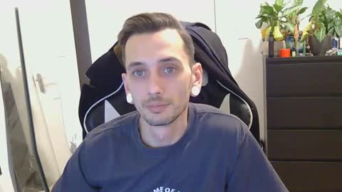 georgek0011 online show from 12/22/25, 08:50