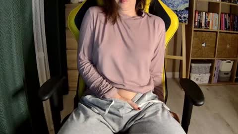 Melissa online show from 11/25/25, 02:17