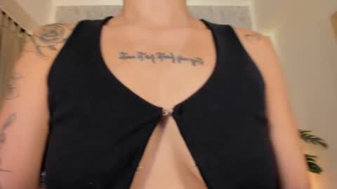 Kendal  online show from 01/17/26, 01:27