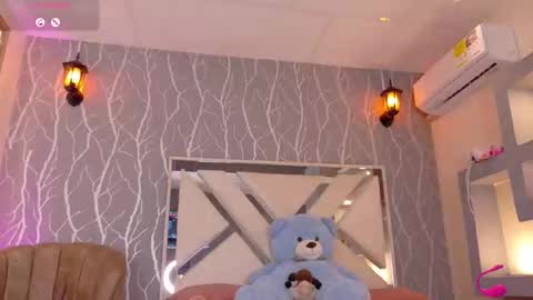    online show from 10/23/25, 12:15