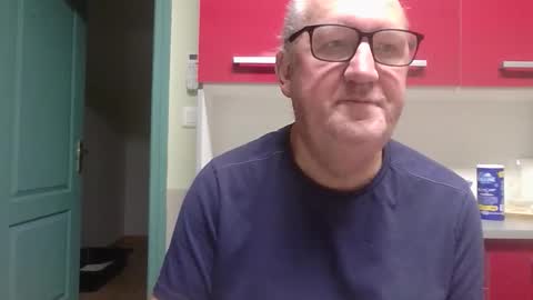 Snapshot of gerardlp131313 chatting on 10/28/25, 08:22 gerardlp131313 online show from 10/28/25, 08:22