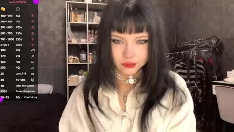 Snapshot of germainebourlier chatting on 06/01/26, 06:37 EmelyWoodes online show from 06/01/26, 06:37