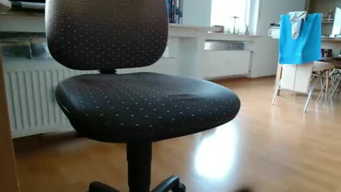 germanandy71 online show from 09/18/25, 07:21