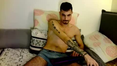 HeteroGermanbigdic77 online show from 10/12/25, 08:52