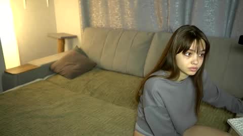 Jean and Isa couple Van online show from 01/09/26, 10:18