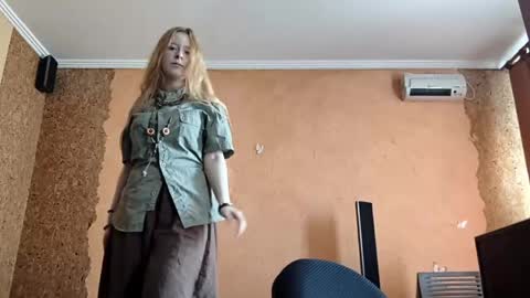 Snapshot of gertrudisturbe chatting on 05/20/26, 10:16 Kate online show from 05/20/26, 10:16