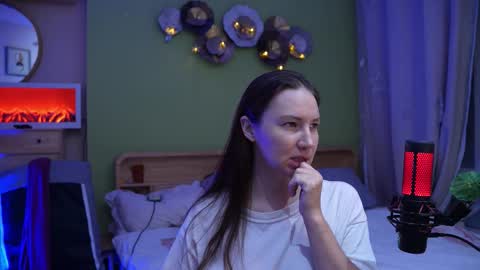 Anna online show from 10/23/25, 02:16