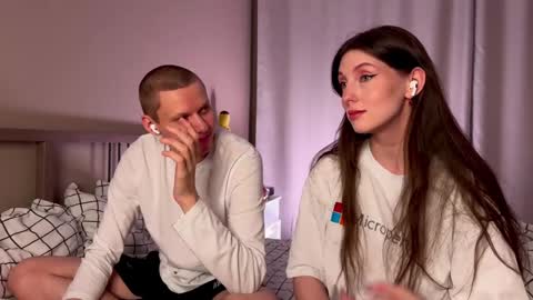 Snapshot of gethigh_ chatting on 12/11/24, 07:36 Liz and Mark online show from 12/11/24, 07:36