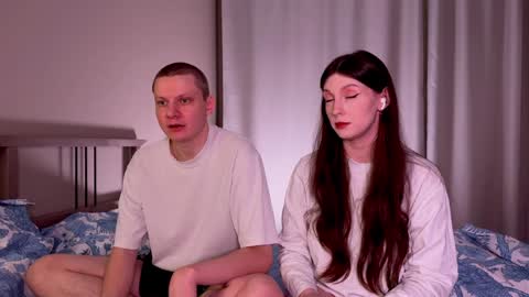 Snapshot of gethigh_ chatting on 12/19/24, 08:02 Liz and Mark online show from 12/19/24, 08:02