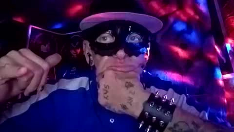 lestatbites online show from 12/04/24, 08:01