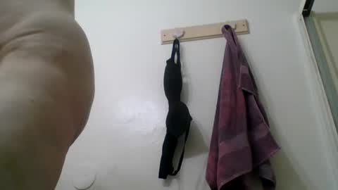 Snapshot of gezuz42069 chatting on 01/12/25, 11:17 gezuz42069 online show from 01/12/25, 11:17