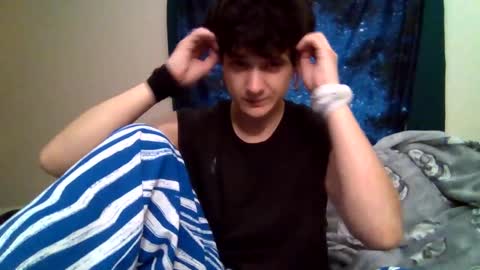 SrirachaSwitchblade  online show from 11/19/25, 10:43