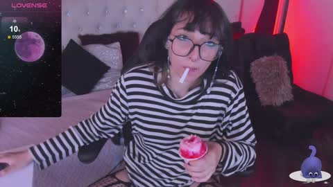 Snapshot of ghosty_doll chatting on 01/22/25, 05:06 Allison online show from 01/22/25, 05:06