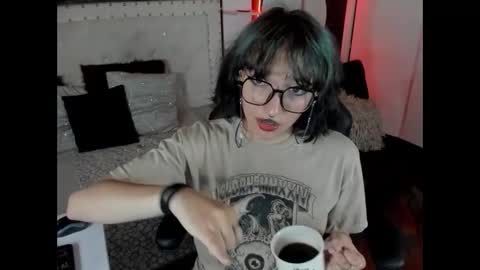 Snapshot of ghosty_doll chatting on 02/01/25, 04:11 Allison online show from 02/01/25, 04:11